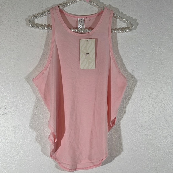 FABLETICS Lisa Jersey Tank “Girls Can Do Everything” Pink Size Medium New - Picture 3 of 8